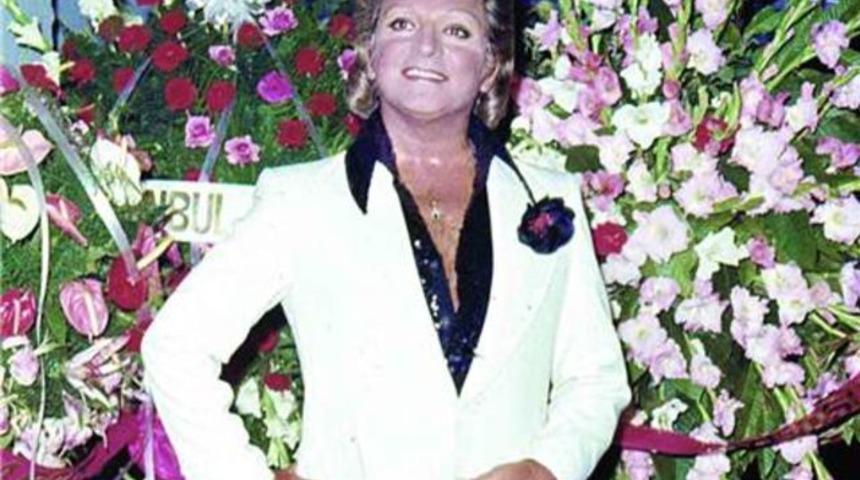 Hep merak edildi: Eşcinsellikten cesurca bahseden Zeki M&uuml;ren r&ouml;portajı