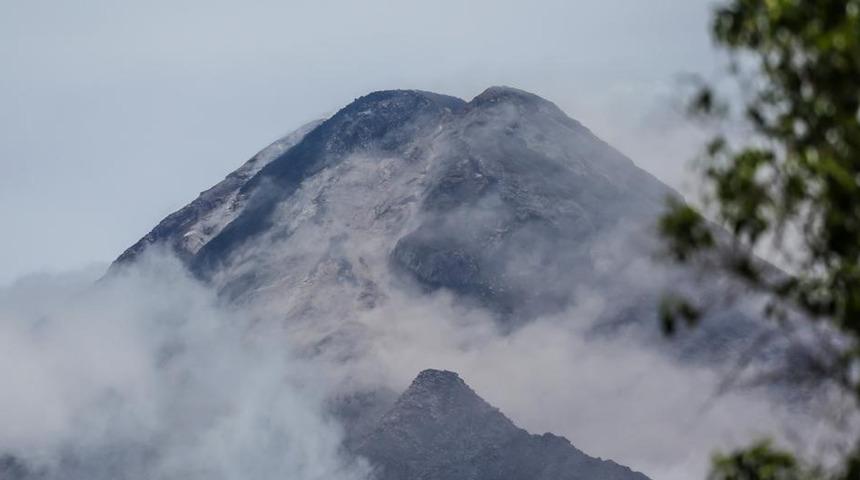 Patlama 3 dakika sürdü! Kanlaon Yanardağı faaliyete geçti