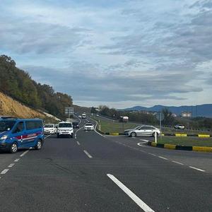 Bolu D-100'de iki araç çarpıştı: 5 yaralı