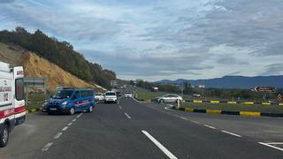 Bolu D-100'de iki araç çarpıştı: 5 yaralı