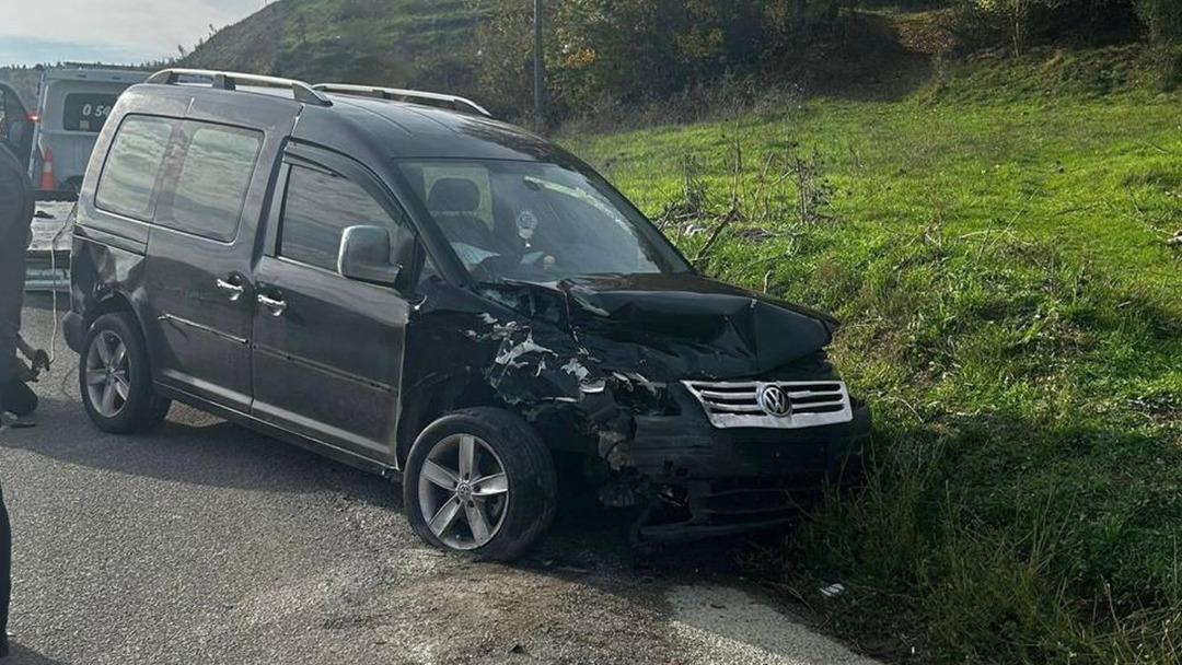 Bolu D-100 de iki araç çarpıştı: 5 yaralı 1