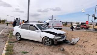 Kırıkkale'de iki otomobil çarpıştı: 4 kişi yaralandı