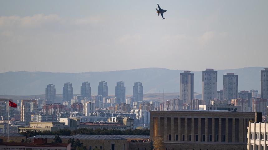 SOLOTÜRK, Anıtkabir semalarında çevre tanıma uçuşu yaptı