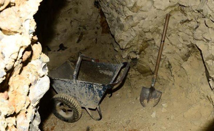 Bafilun Dağı'ndaki terör sığınakları görüntülendi G2