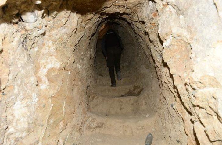 Bafilun Dağı'ndaki terör sığınakları görüntülendi G3