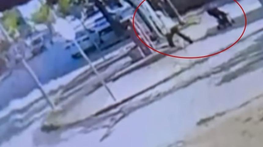 Para dolu çantayı arabanın üstünde unuttu, çantayı bulan kadın kayıplara karıştı