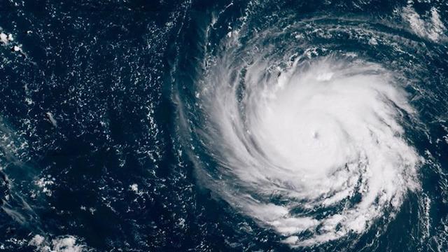 Karayipler’de kasırga alarmı! Saatte 220 km hıza ulaştı