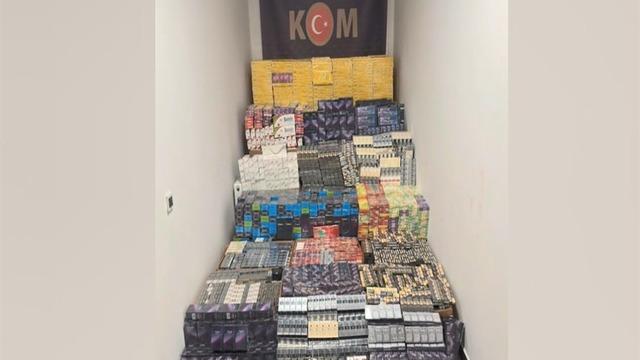 Kocaeli'de bir TIR’da 49 bin 750 paket kaçak sigara ele geçirildi