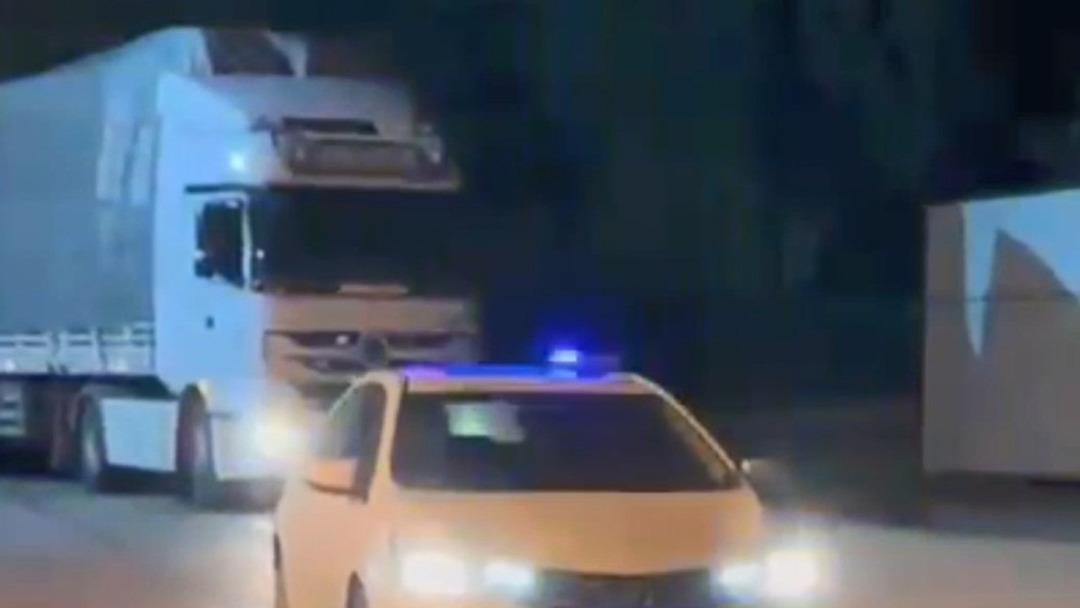 Kocaeli de bir TIR’da 49 bin 750 paket kaçak sigara ele geçirildi 1