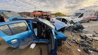 Kastamonu'da feci kaza! İki otomobil çarpıştı: 2 ölü, 4 yaralı