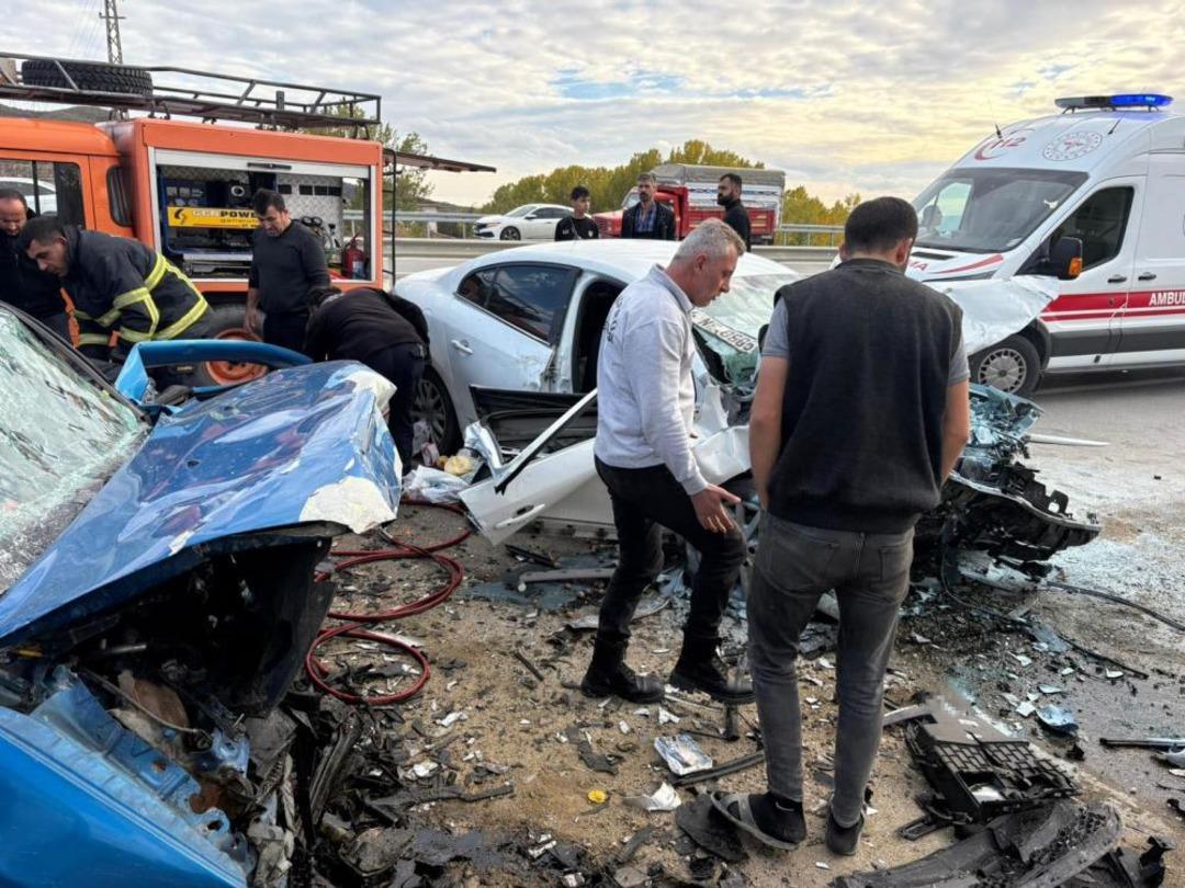 Kastamonu da feci kaza! İki otomobil çarpıştı: 2 ölü, 4 yaralı 1