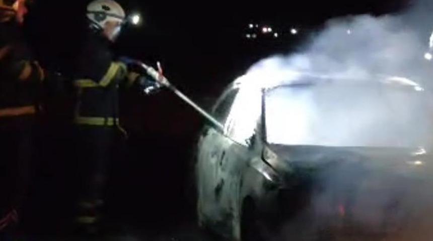 Yer: Batman! Seyir halindeki otomobil alev aldı