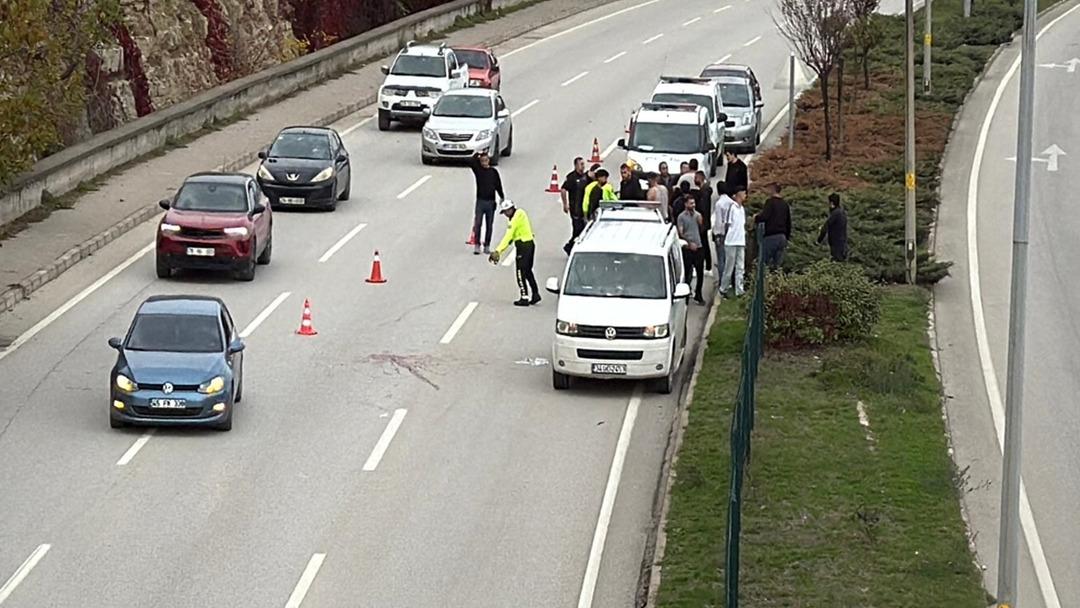 Kamyonetle çarpışan motosikletin sürücüsü öldü 1