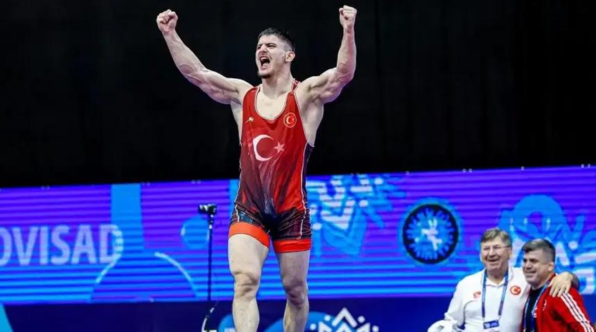 İbrahim Metehan Yaprak'tan b&uuml;y&uuml;k başarı! U23 D&uuml;nya ikincisi oldu