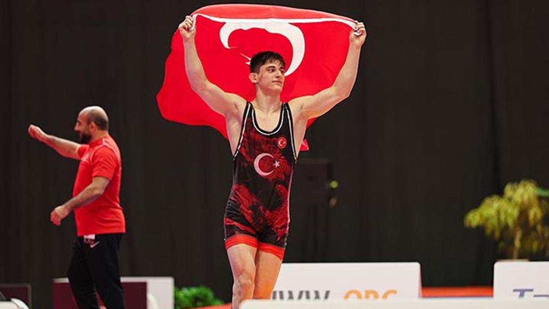 İbrahim Metehan Yaprak tan b&uuml;y&uuml;k başarı! U23 D&uuml;nya ikincisi oldu 1