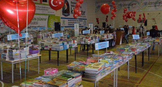 Diyarbakır'da 500 bin kitap, 52 okula kurulan Z kütüphanelere dağıtıldı