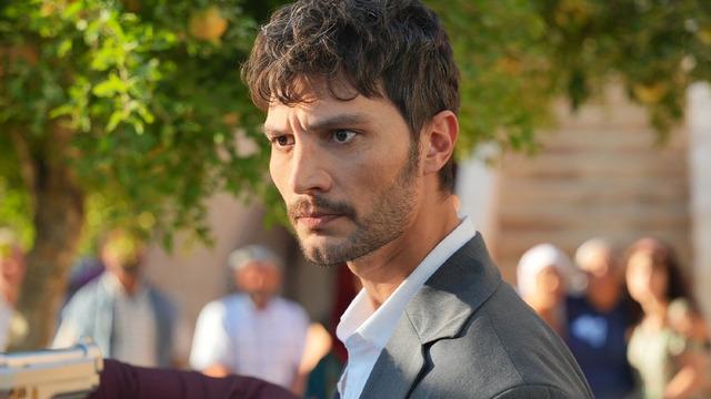 İlhan Şen sevgilisiyle davete katıldı, yorumlar gecikmedi! Annesi sandım