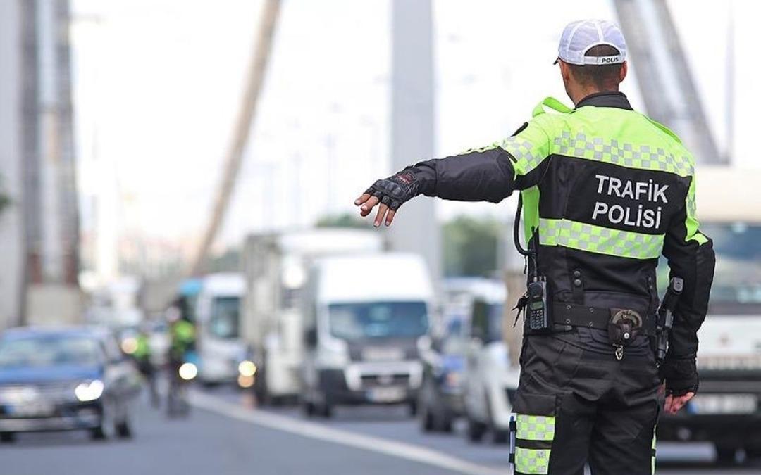 Bakan Yerlikaya açıkladı: Trafikte sert dönem başlıyor! Ehliyet iptali ve dev para cezaları geliyor 1