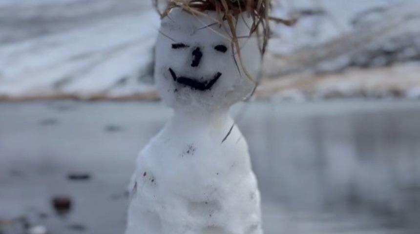 Keşiş Dağı’nda mevsimin ilk kardan adamı yapıldı