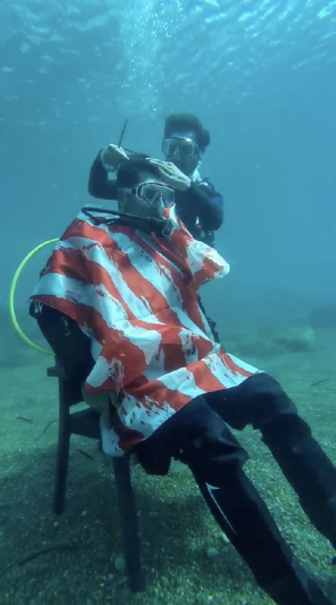 &Ccedil;anakkale Boğaz ında iddialı dalış denemesi: 36 saat su altında yaşayacak! 10 yıldır mont giymiyor 3