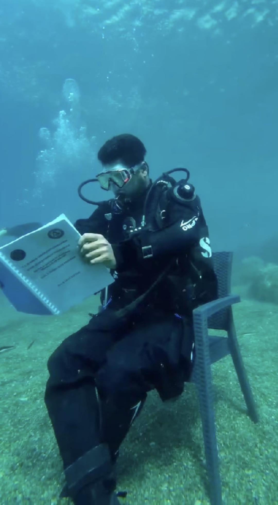 &Ccedil;anakkale Boğaz ında iddialı dalış denemesi: 36 saat su altında yaşayacak! 10 yıldır mont giymiyor 1