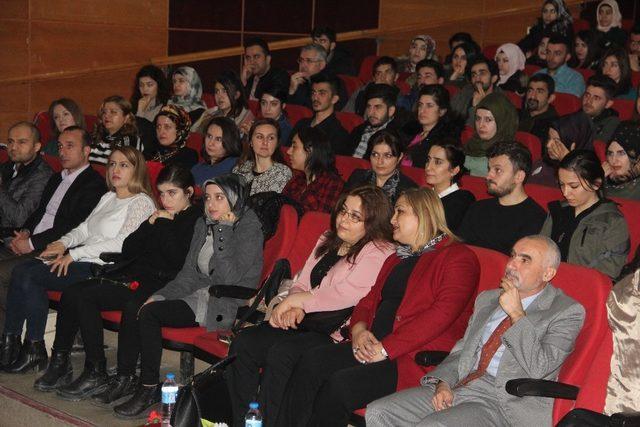 Hakkari’de ‘kadın ve toplum’ semineri