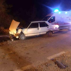 Kafa kafaya çarpışan otomobillerde 4 çocuk yaralandı