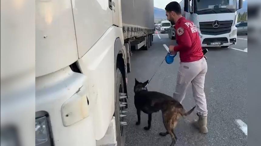 Iğdır’da kaçakçılık ve dolandırıcılık operasyonları: Çok sayıda kaçak ürün ele geçirildi, 4 şüpheli yakalandı