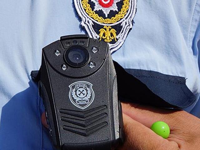 Bakan Yerlikaya detayları açıkladı! Trafikte 'yaka kamerası' dönemi: '30 gün saklanıyor'