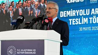 Türkiye'nin ilk hızlı tren fabrikası kuruluyor! 3,5 milyar TL katkı sağlayacak, Bakan Uraloğlu'ndan açıklama