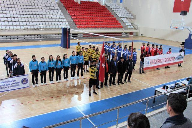 Yurtlar arası voleybol turnuvası başladı