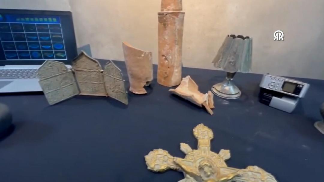 13 milyon dolandıran define çetesi çökertildi! Kendi gömdüklerini buldurdular:  M.Ö. büyü yapmak için kullanılıyordu   3