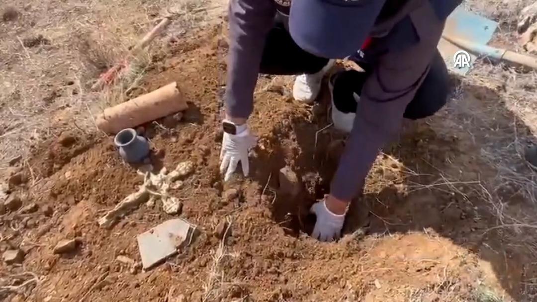 13 milyon dolandıran define çetesi çökertildi! Kendi gömdüklerini buldurdular:  M.Ö. büyü yapmak için kullanılıyordu   5