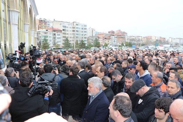 CHP’nin Meclis Grup Toplantısı’nı iptal etti, Trabzon’a cenazeye geldi