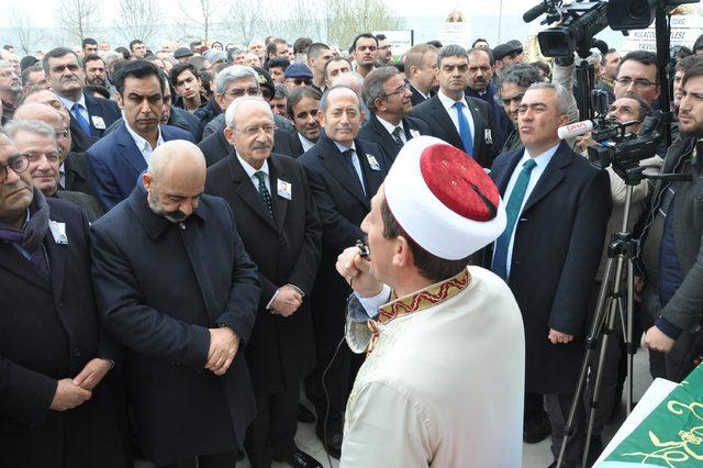 CHP Lideri Kılıçdaroğlu, PM üyesi Karan'ın cenazesine katıldı