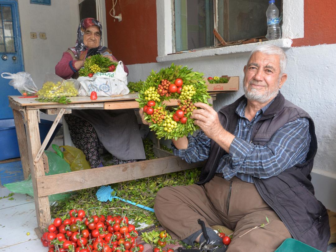 Köyden Avrupa ya ihracat: Her yıl 1 milyon çelenk üretiliyor: 250 kadın bu işle uğraşıyor! 3