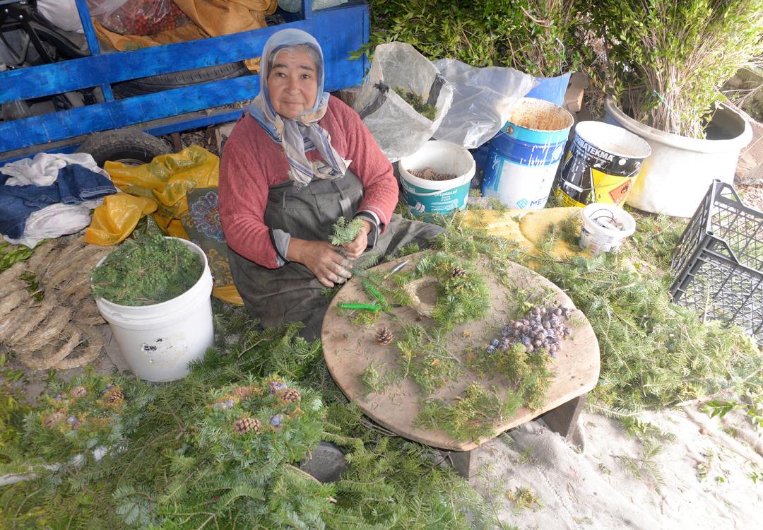 Köyden Avrupa ya ihracat: Her yıl 1 milyon çelenk üretiliyor: 250 kadın bu işle uğraşıyor! 5