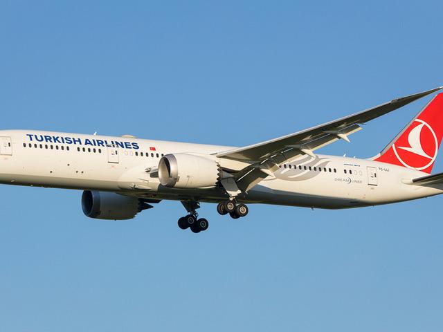 THY uçağında 'şaka' paniği! Yolcu uçaktan indirildi