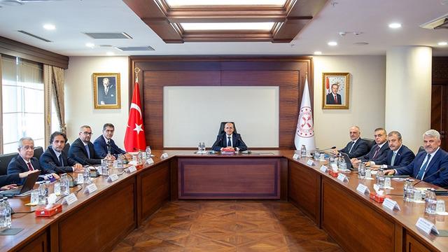 Bakanlıktan tüketici kredileri ve kredi kartları ile ilgili kritik toplantı