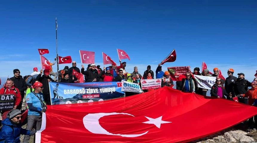 Cumhuriyet coşkusu Babadağ'ın zirvesine taşındı