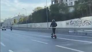 Bayrampaşa’da elektrikli scooter'la tehlikeli yolculuk kamerada