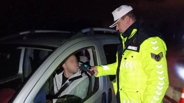 Alkollü sürücüye 27 bin lira ceza kesildi
