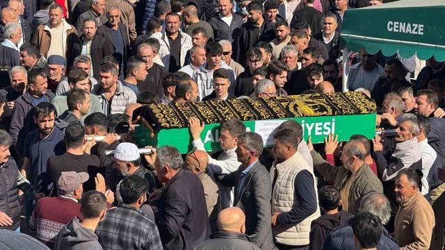 Traktör tamir ederken ağır yaralanan genç öldü