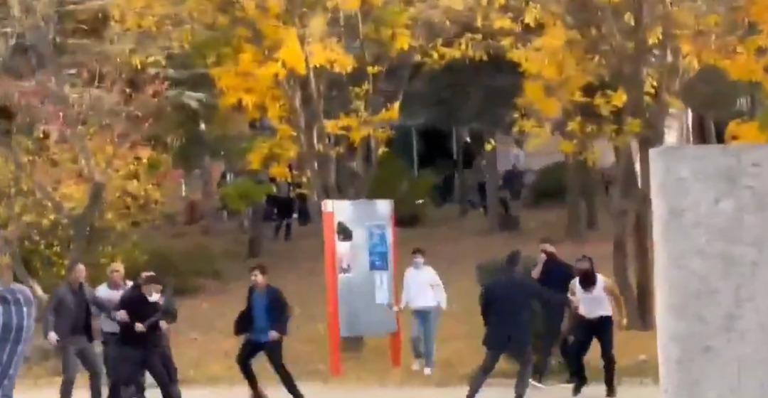 Hacettepe Üniversitesi nde ortalık karıştı! Ellerinde palalarla saldırdılar 2