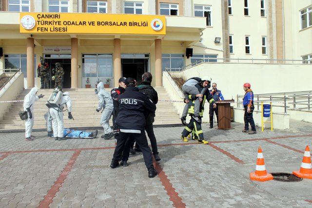 Lisede deprem tatbikatı