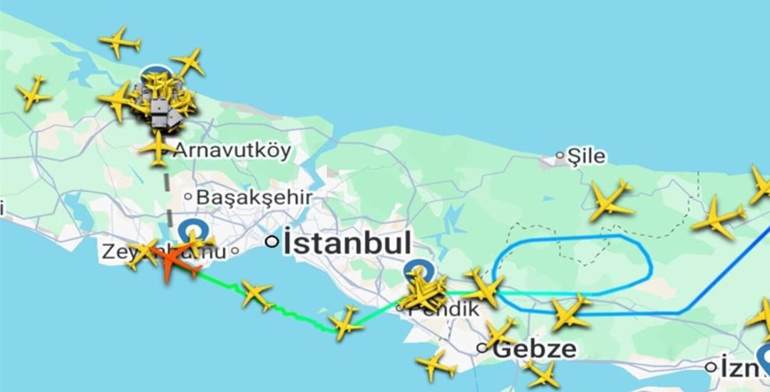 İstanbul da sağanak yağış etkili oldu: Caddeleri su bastı, trafik tıkandı, iniş yapamayan uçaklar havada tur atıyor 7