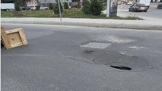 Kağıthane’de ana cadde üzerindeki yol çöktü
