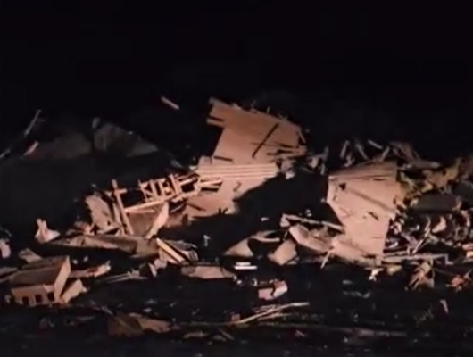 Son dakika deprem haberi!  Sındırgı Belediye Başkanı Serkan Sak, 3 boş binanın yıkıldığını açıkladı! İlk görüntüler geldi