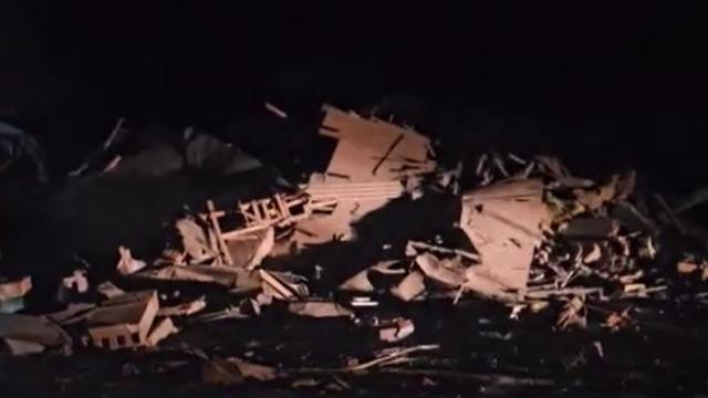 Son dakika deprem haberi!  Sındırgı Belediye Başkanı Serkan Sak, 3 boş binanın yıkıldığını açıkladı! İlk görüntüler geldi