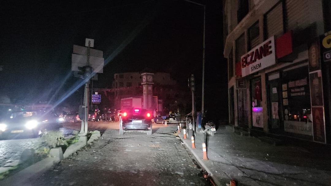 Balıkesir de 6.1 büyüklüğünde deprem! Hasan Sözbilir  "Yeni faylar tetiklendi" dedi ve ekledi: "Deprem fırtınası yaşanabilir" 1